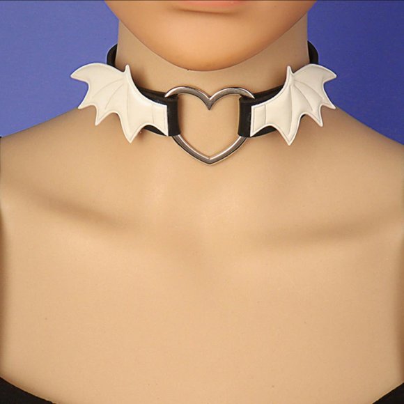 Adorable vegan faux leather Bat wing choker adjustable Festival Rave white Wings - Picture 3 of 3